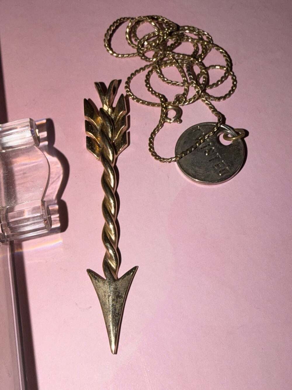 Twisted Vintage Arrow Pendant Necklace Gold Tone